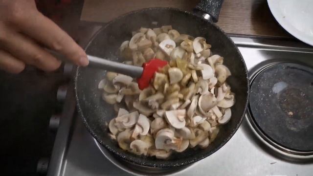 Салат из копчёного окорочка и ананасов с грибами Рецепт салата с копчёной курицей смотреть онлайн