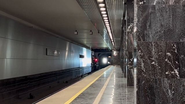 Закрытие участка «Электрозаводская - Нижегородская» Некрасовской линии метро. Поезда «Москва-2019» смотреть онлайн