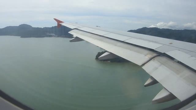 Посадка в аэропорту на о.Пенанг, Малайзия (Landing at Penang island International Airport, Malaysia смотреть онлайн