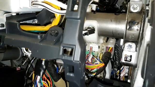 TOYOTA PRIUS 20 установка авто-сигнализации PANDORA в г.Хабаровск смотреть онлайн