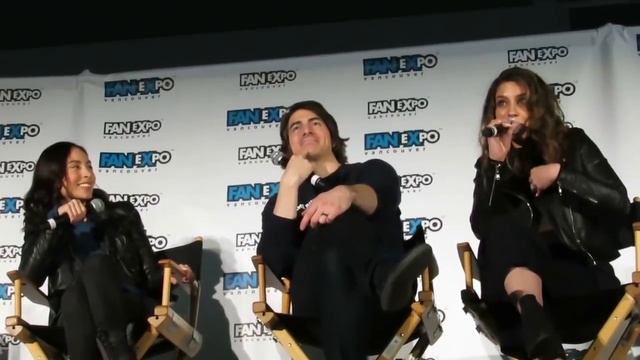ARROW & LEGENDS OF TOMORROW (B. Routh, C. Ford & J. Harkavy) - Fan Expo Vancouver 2019 - Panel смотреть онлайн