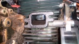 Маховик  STIHL MS 180  по отношению к поршню.