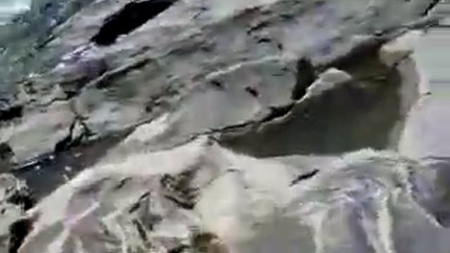 Кое что у подножья гор смотреть онлайн
