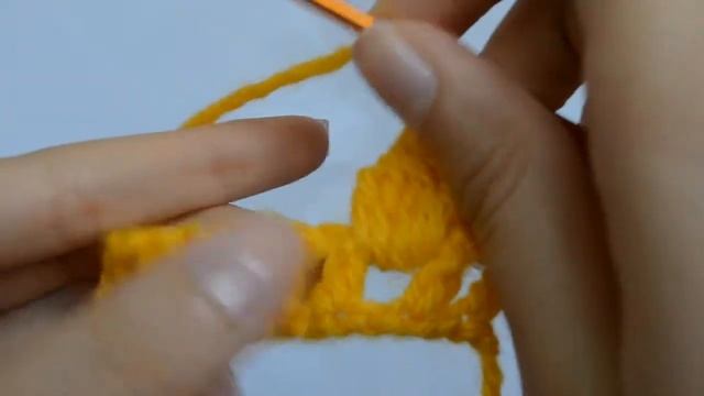 Шишечка из пяти столбиков с накидом на свободном основании - Уроки вязания крючком для начинающих смотреть онлайн