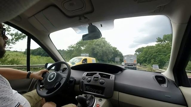 RENAULT SCENIC 2l DCI 150 BVA EXPRESSION DRIVING - FRANCE смотреть онлайн