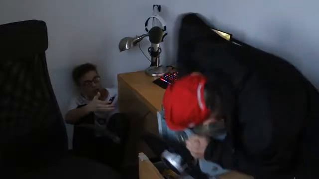 Разбил Компьтьер Девочка Люда и Дядя Денис смотреть онлайн