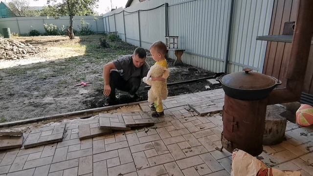ПРОВЕЛИ ВОДУ в ЛЕТНЮЮ КУХНЮ и БАНЮ✅РАБОТАЕМ ВСЕЙ СЕМЬЕЙ? смотреть онлайн
