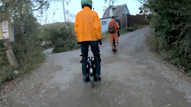 МОНОКОЛЕСО / ВЕЧЕРНЯЯ ЗАГОРОДНАЯ ПОЕЗДКА смотреть онлайн