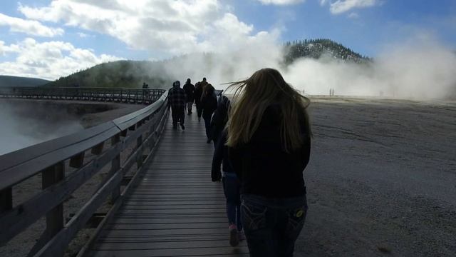 Old Faithful and Grand Prismatic Spring! - S2:E11 смотреть онлайн