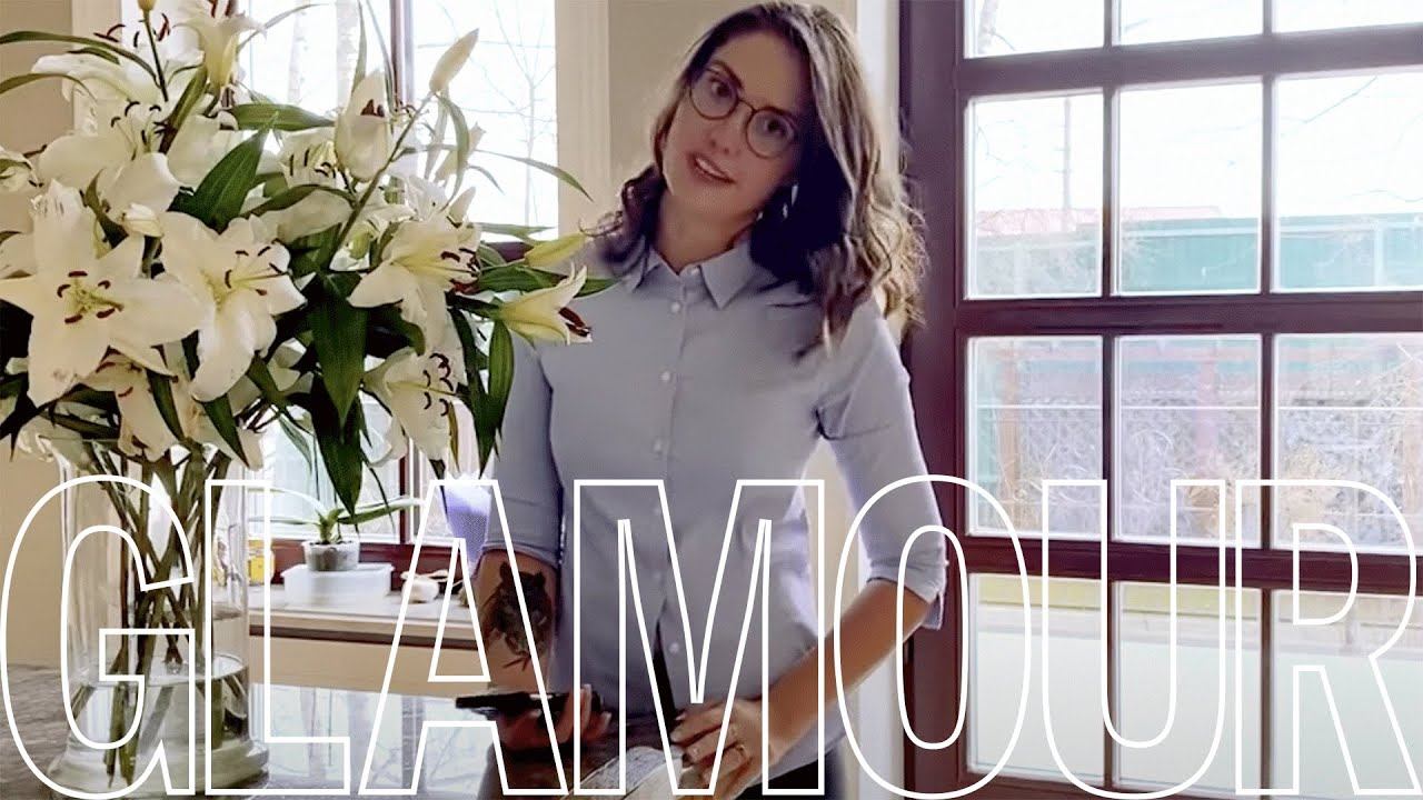 Агата Муцениеце отвечает на самые популярные вопросы из интернета смотреть онлайн