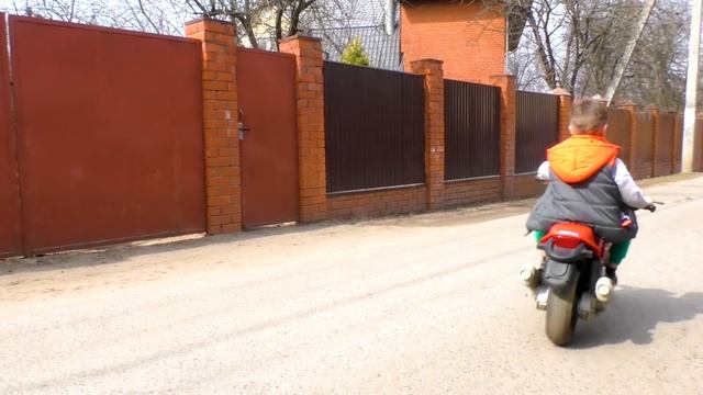 СИРЕНОГОЛОВЫЙ КАЧОК ПРОТИВ КАЧКА МУЛЬТЯШНОГО КОТА! смотреть онлайн