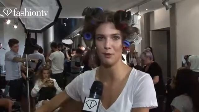 ВОЛОСЫ И МАКИЯЖ/За кулисами показа Versace Milan Fashion Week смотреть онлайн