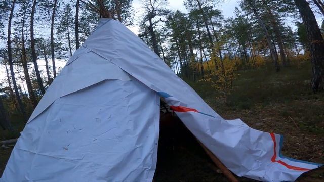 Строительство чума в лесу. Часть4: осенняя #чум #строительство_чума смотреть онлайн
