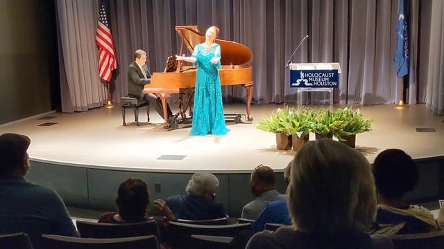 Soprano Sivan Rotem sings Carlos Gardel's "Por Una Cabeza" at Hannukah Concert HMH смотреть онлайн