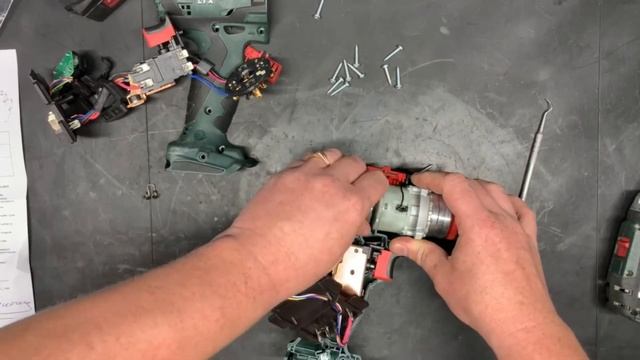 Замена ЭЛЕКТРОННОГО БЛОКА на Шуруповерте Metabo BS 18 LTX Impuls смотреть онлайн