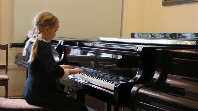 У Гиллок Вальс, В А Моцарт Легкие вариации до мажор Исполняет Демидова Диана смотреть онлайн