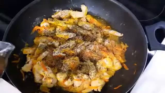 СПАГЕТТИ С КУРИЦЕЙ НА УЖИН РЕЦЕПТ ПАСТЫ С КУРИЦЕЙ В ТОМАТНОМ СОУСЕ смотреть онлайн