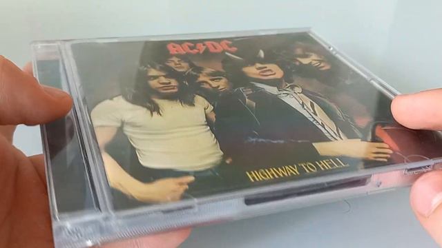 Обзор моей коллекции AC/DC на CD. My AC/DC collection review смотреть онлайн