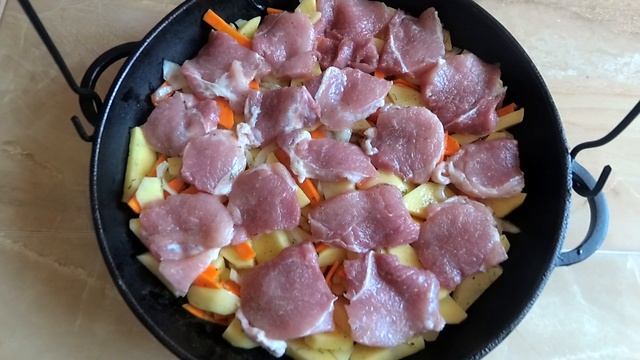 Картошка с мясом. Запекаем в тандыре. смотреть онлайн