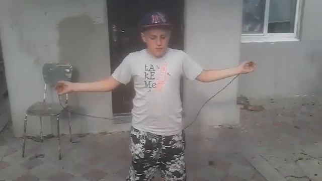 Привет Федиру.Учимся прыгать на скакалке! смотреть онлайн