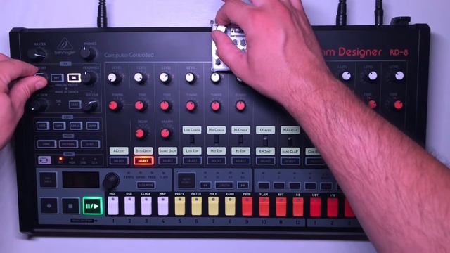 Doctor 8 - Behringer RD8 beat смотреть онлайн