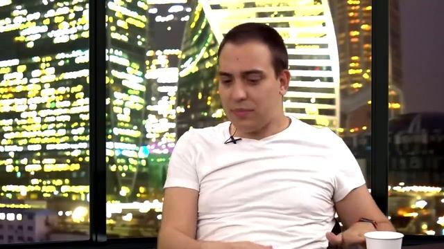 СРОЧНО ВЫБРОСЬТЕ АЙФОН. Следят ли за нами через камеры в телевизорах? смотреть онлайн