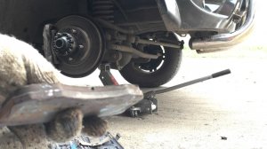 Замена передних тормозных колодок и протяжка шкворней Уаз Патриот