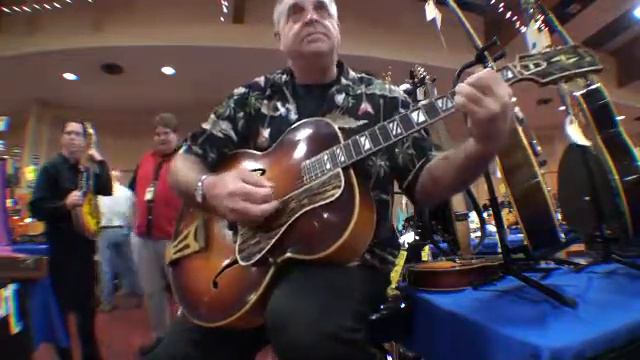 Trying out a Vintage Acoustic Gibson Super 400 - Till there was you - Marin World Guitar Show 2010 смотреть онлайн