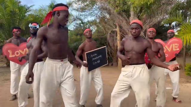 Поздравление из АФРИКИ для ПОДРУГИ смотреть онлайн