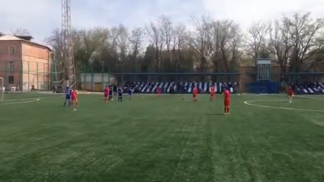 Сумасшедший удар 10-летнего футболиста со штрафного!!! Будущий Месси смотреть онлайн