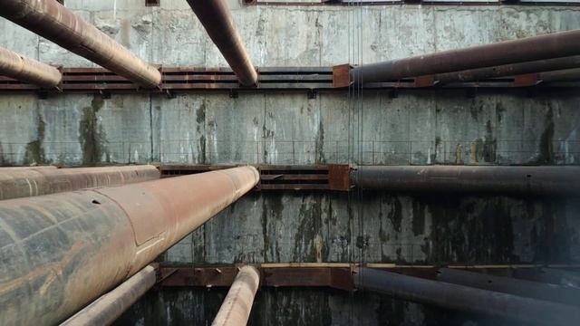 Подъем из стартовой камеры тпмк в Москве. На лифте