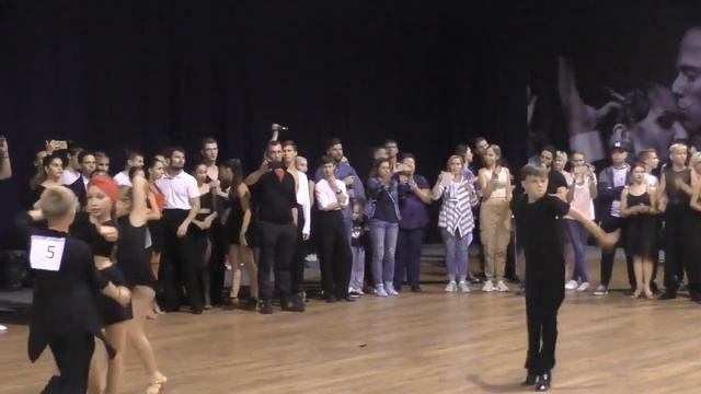 Танец самба - Арсений Зыков и Екатерина Спиридонова смотреть онлайн