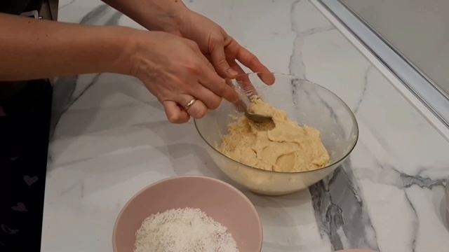 Как приготовить раффаэлло | рецепт сладких домашних конфет смотреть онлайн