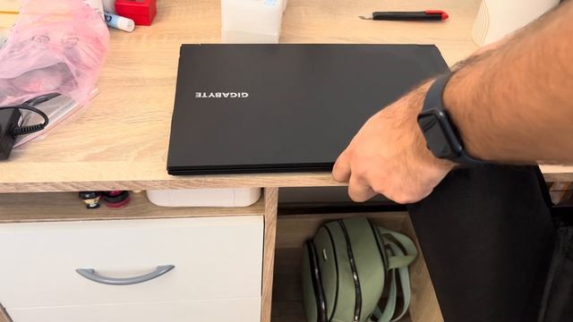 Unboxing Laptop GIGABYTE Gaming G5 KF смотреть онлайн