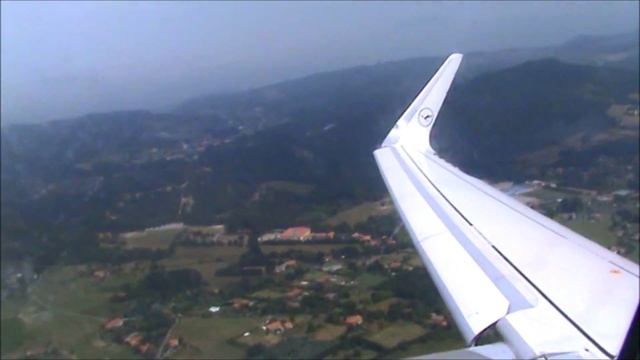 Lufthansa Airbus A320-214 TakeOff Bilbao Airport LEBB смотреть онлайн