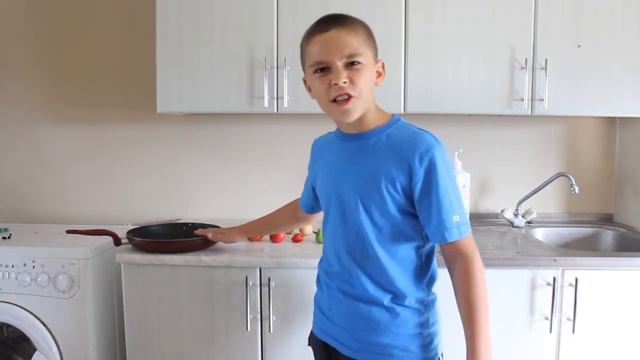 Русские Инструкции #4 "Приготовлениие яичницы" смотреть онлайн