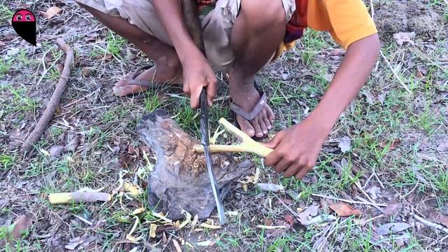 Primitive Slingshot Use To Shoot The Bird By Smart Boy, Slingshot, How To Make And Use смотреть онлайн