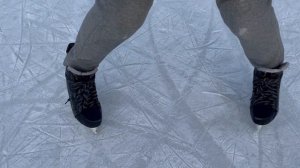 КАК НАУЧИТЬСЯ КАТАТЬСЯ НА КОНЬКАХ?