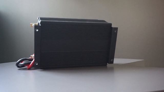 Invertor auto VOLT 2500W 12/24V-220V смотреть онлайн