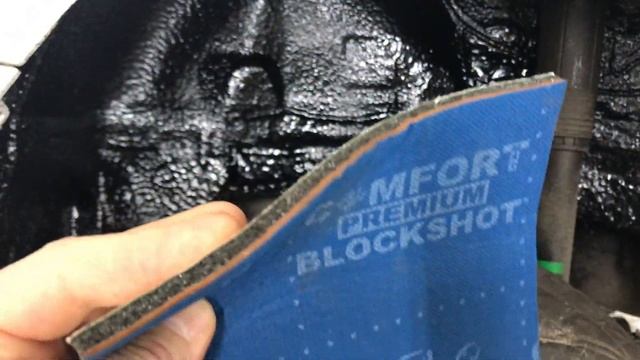 Toyota Camry мембранная шумоизоляция локеров и жидкая шумка арок в комплексе снижают шум от резины смотреть онлайн