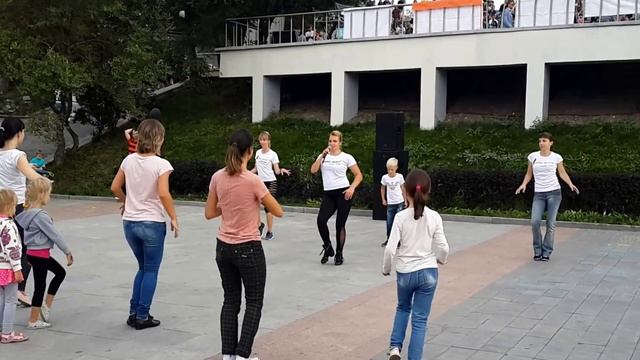 Мастер класс по бачате (базовое движение). смотреть онлайн