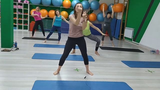 Очищение и набор энергии. Ожившая скульптура. Йога Лекси. смотреть онлайн