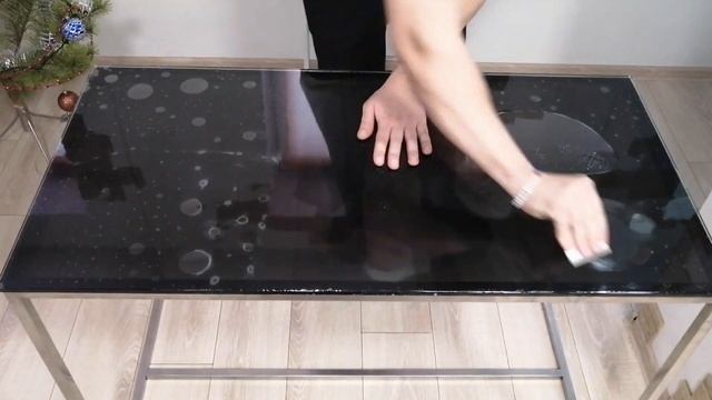 Гибкое стекло. Как наклеить защитную пленку на стол без пузырей. смотреть онлайн