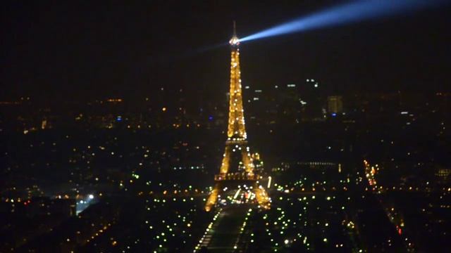 Мерцание Эйфелевой башни смотреть онлайн