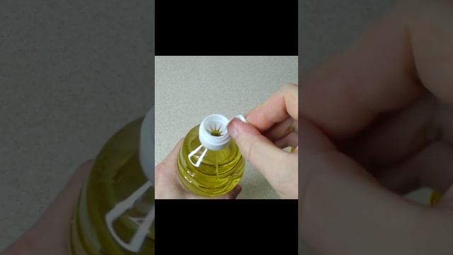 ЛАЙФХАК С ПОДСОЛНЕЧНЫМ МАСЛОМ! эКОНОМЯ МАСЛА ЛЕГКО! смотреть онлайн