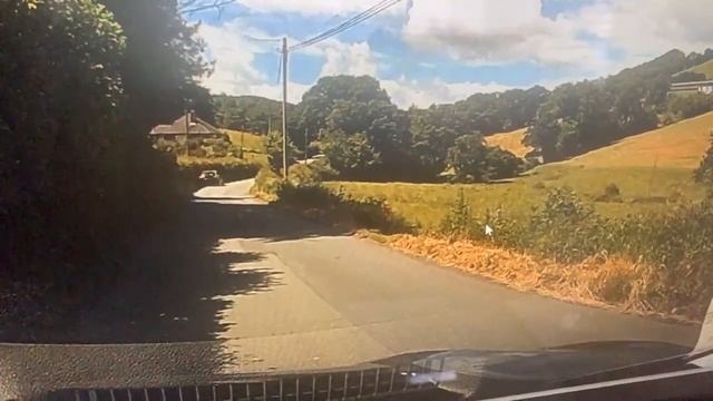 Garbage Truck Rolls Down Hill || ViralHog смотреть онлайн
