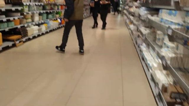 По глобусу ?вспотели бегать #влог #обзорцен смотреть онлайн