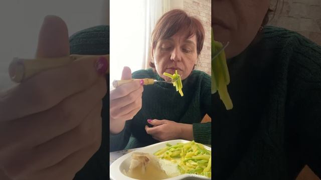 Обед добавила еще заливного 100 грамм||???вкусно мне смотреть онлайн
