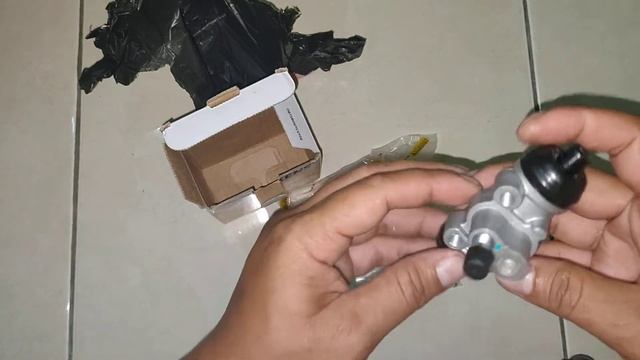 Unboxing Wheel Cylinder master rem belakang Kia Carens смотреть онлайн