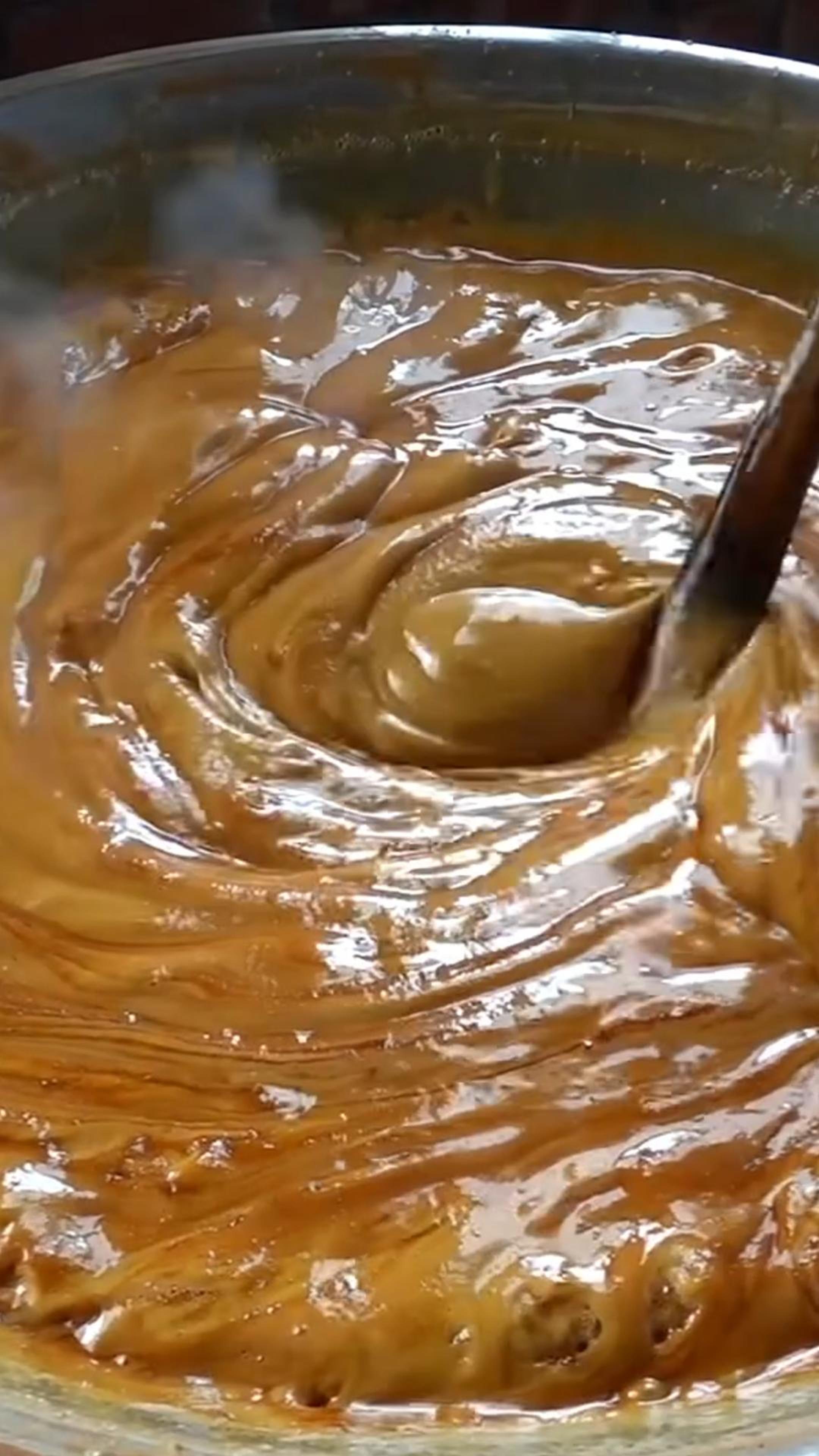 выпаривание тростниковой воды| коричневый сахар #сахар #коричневыйсахар #тростниковый сахар #shorts смотреть онлайн